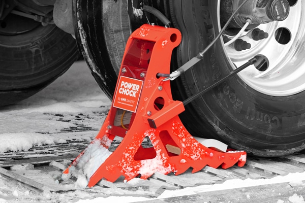 POWER CHOCK® 3 vehicle restraint system performing in snow