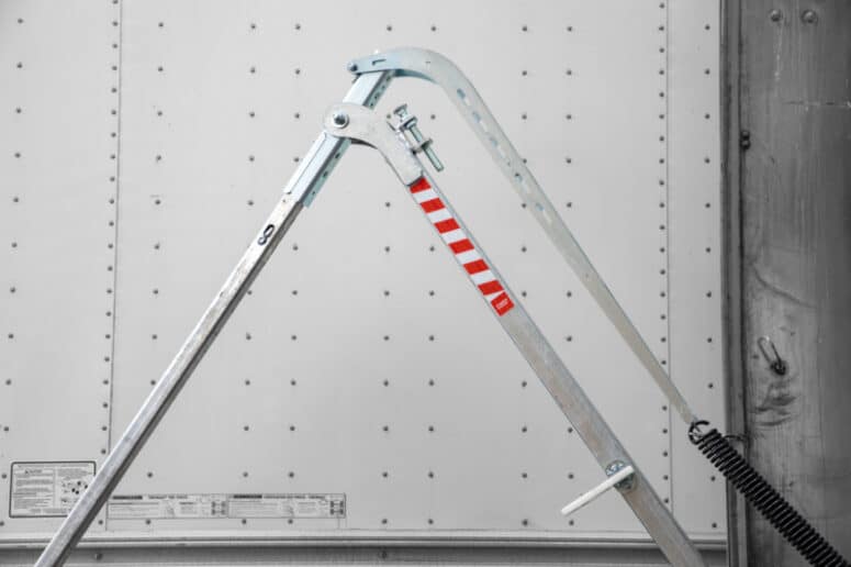 POWER-CHOCK®-5-new-arm